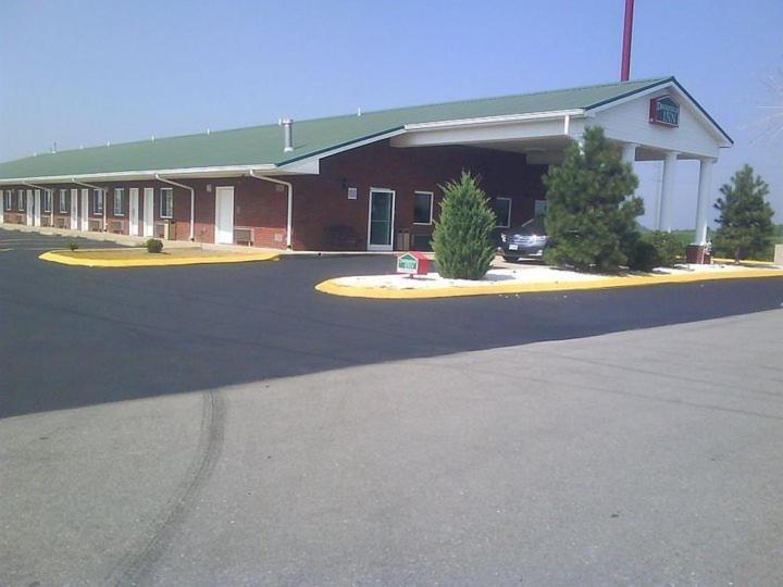 Deerfield Inn And Suites Steele Экстерьер фото