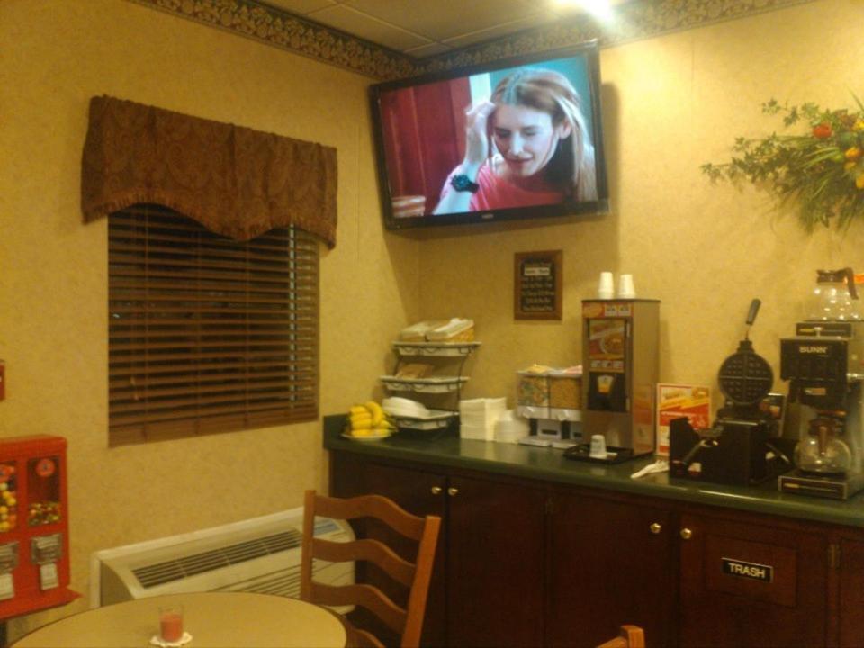 Deerfield Inn And Suites Steele Экстерьер фото